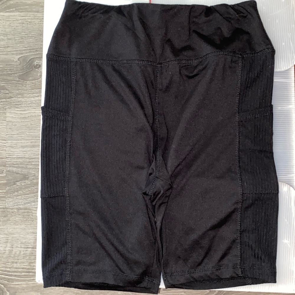 No comment NY•LA Black Shorts with pockets Size Medium